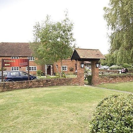 Premier Inn Premier Inn Sandhurst Сандхърст Екстериор снимка
